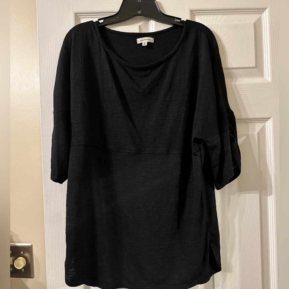 Women’s Max Studio black top size medium